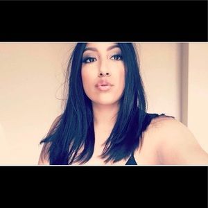 Meet your Posher, Claudia